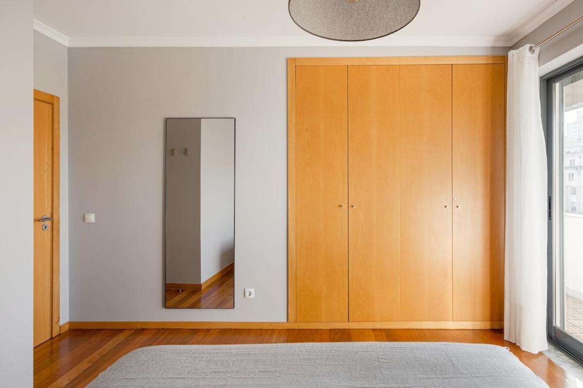 Elegant Flat In Benfica - 10 Min To Center Appartement