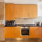 Elegant Flat In Benfica - 10 Min To City Center