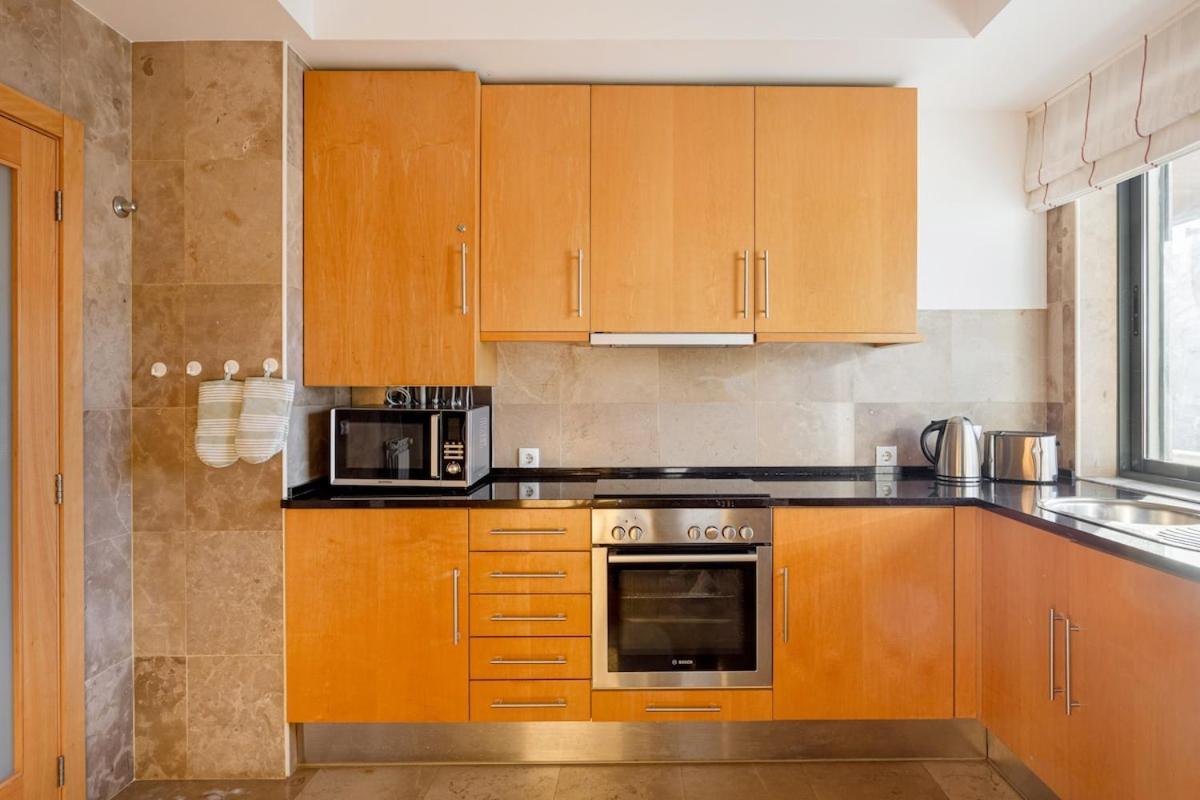Elegant Flat In Benfica - 10 Min To Center Apartment Lissabon