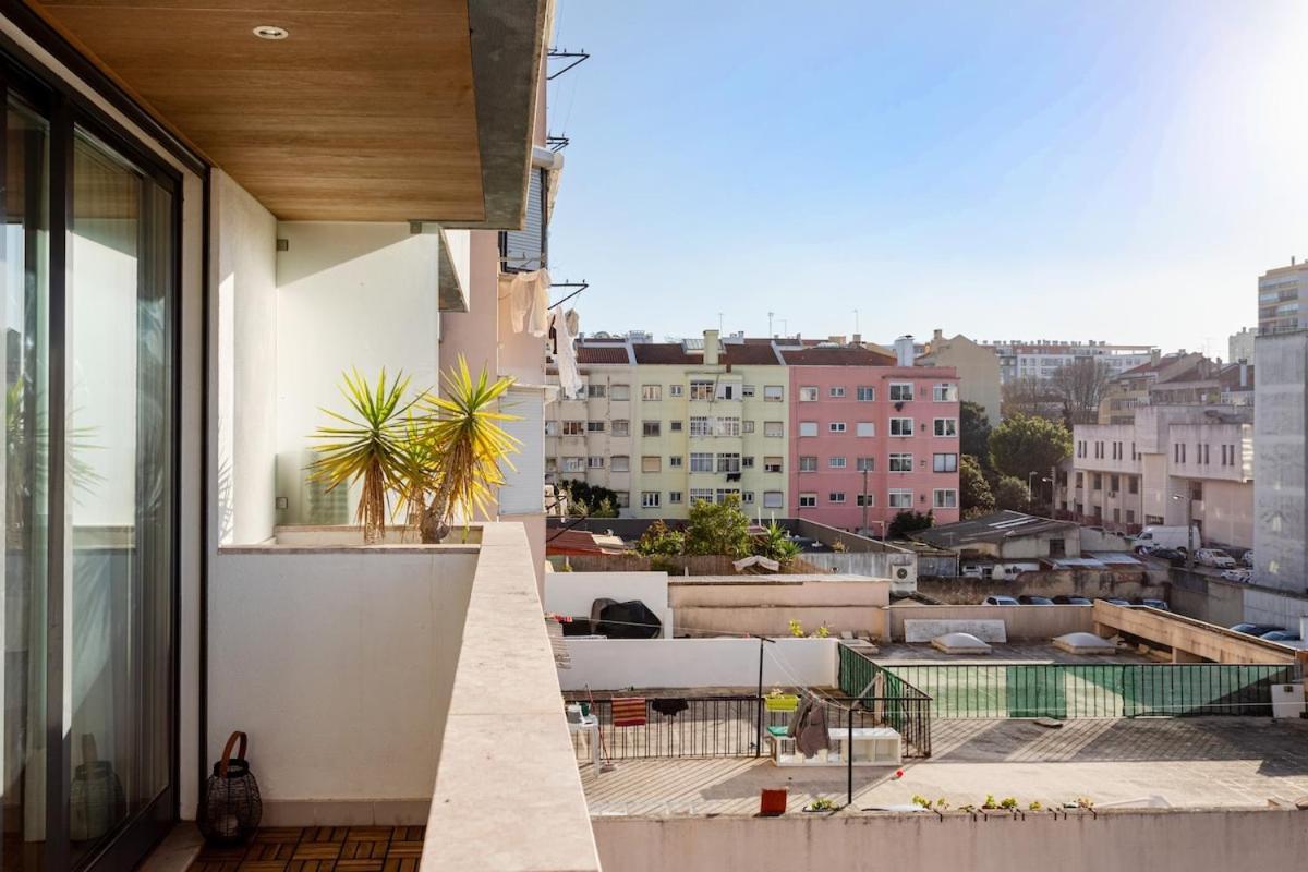 Elegant Flat In Benfica - 10 Min To Center Apartment