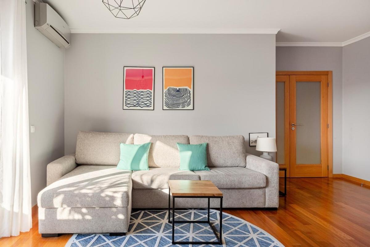 Elegant Flat In Benfica - 10 Min To Center Apartment