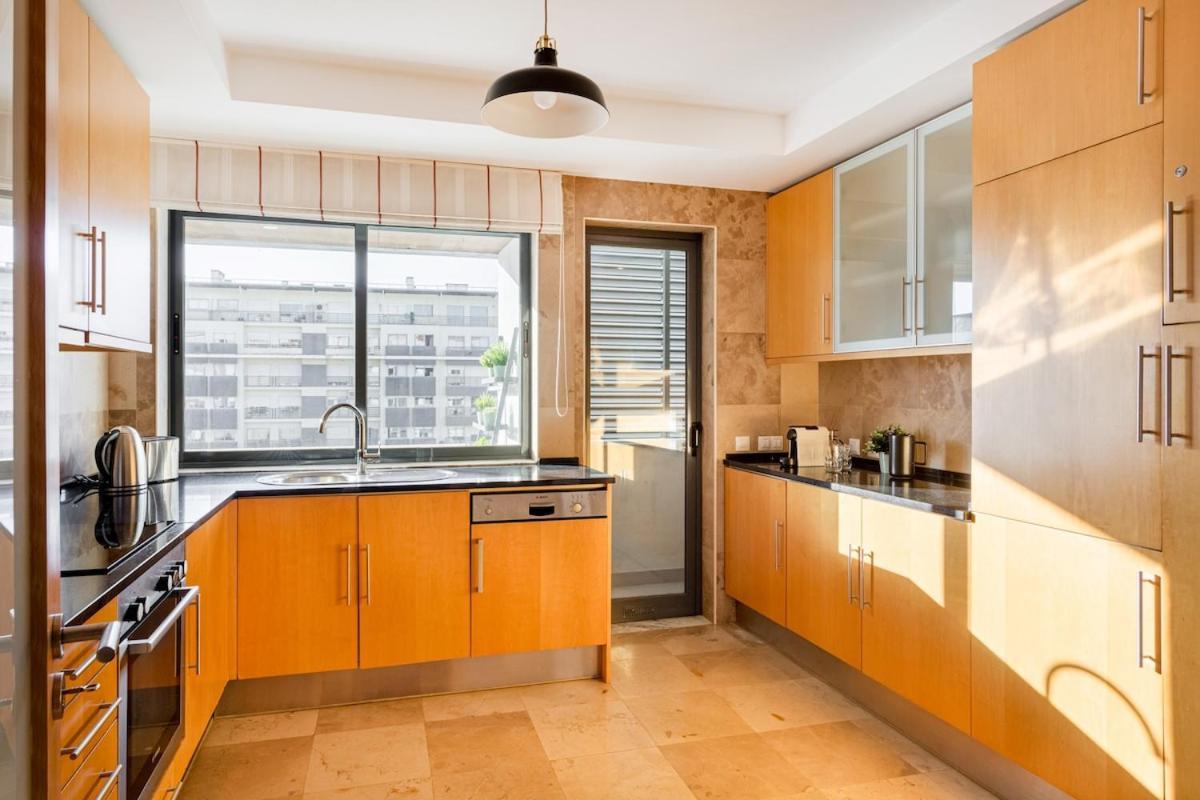 Elegant Flat In Benfica - 10 Min To Center Apartment *
