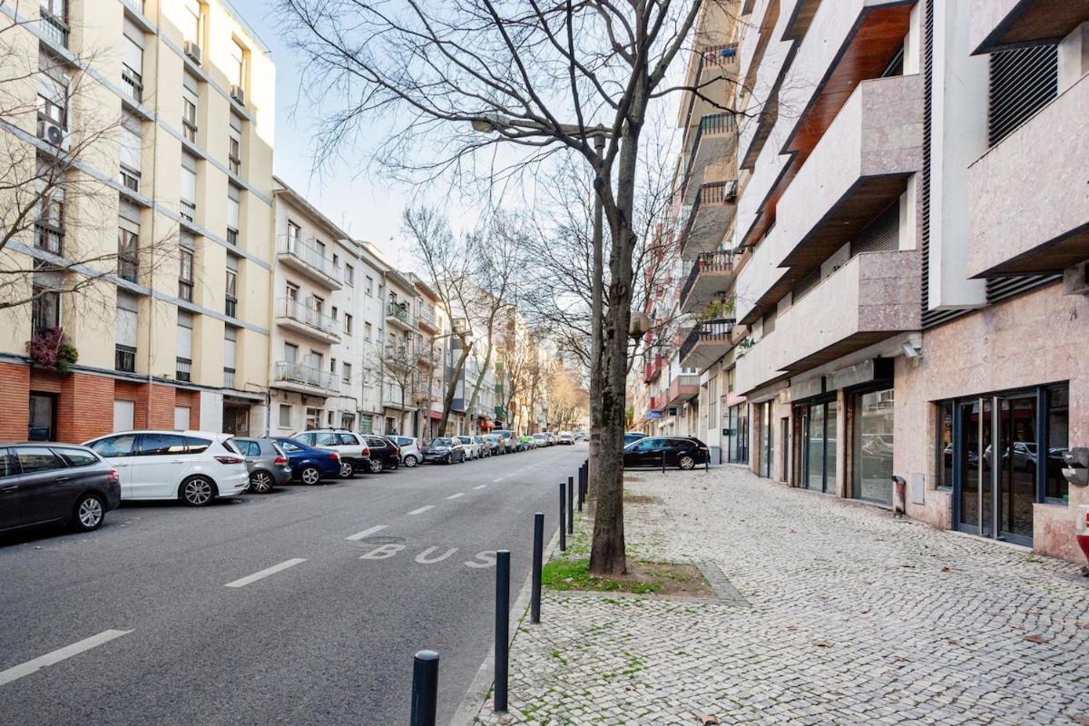 Apartment Elegant Flat In Benfica - 10 Min To Center Lissabon